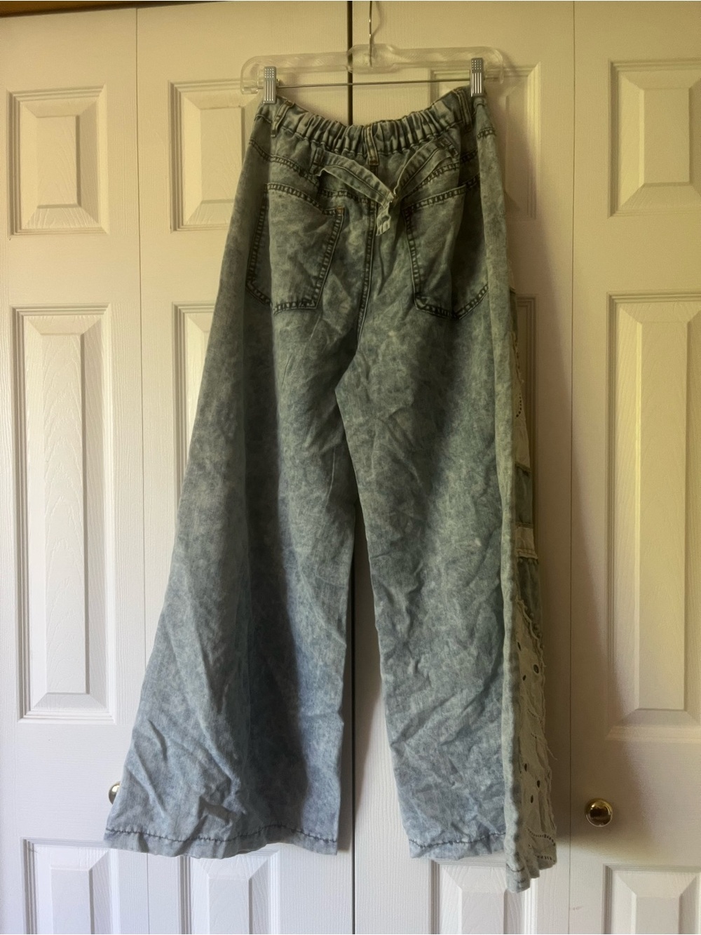POL Light Wash Embroidered Super Wide-Leg Denim - Picture 4 of 10